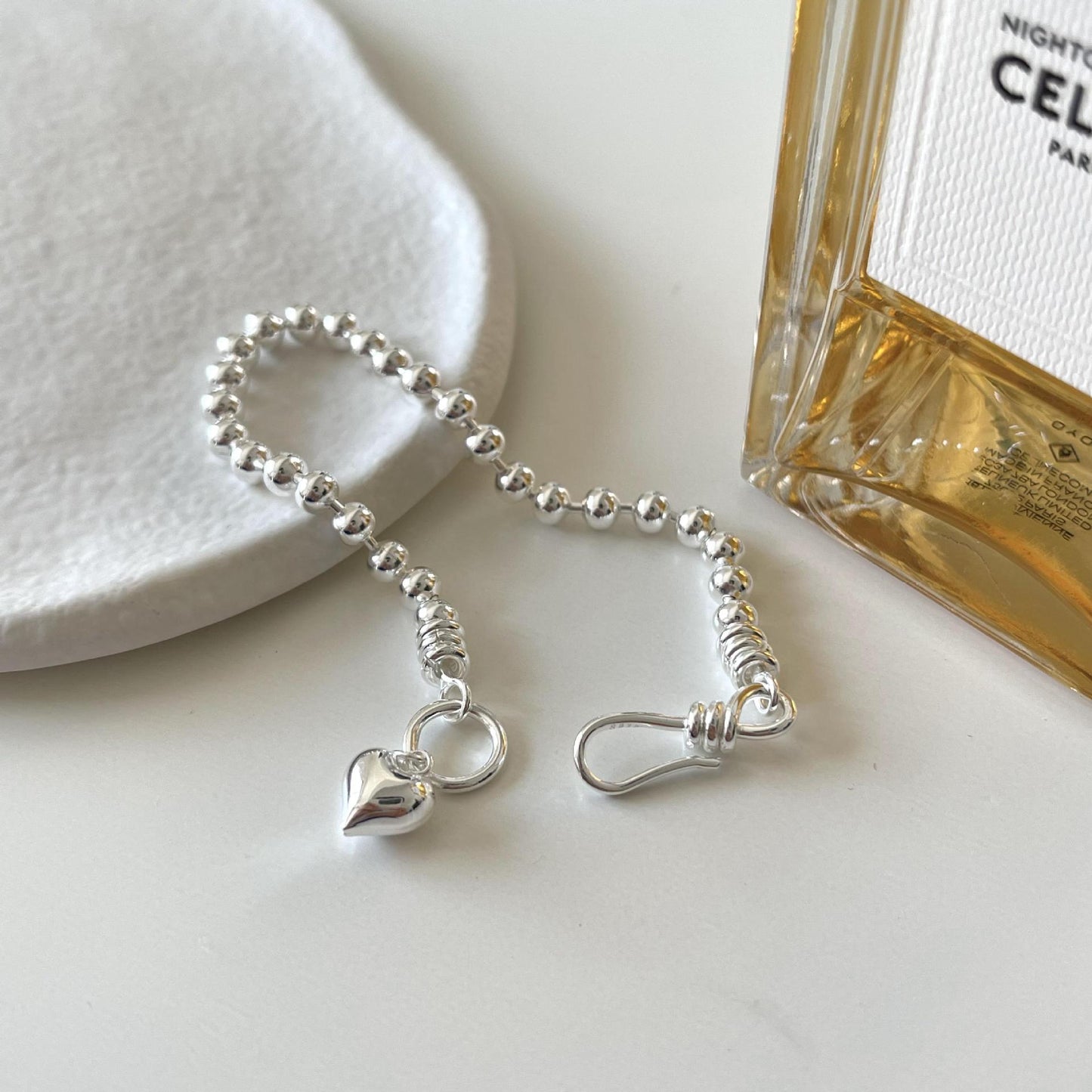Minimalist Heart-Shaped 925 Sterling Silver Bracelet with Polished Beads and Electroplated Finish