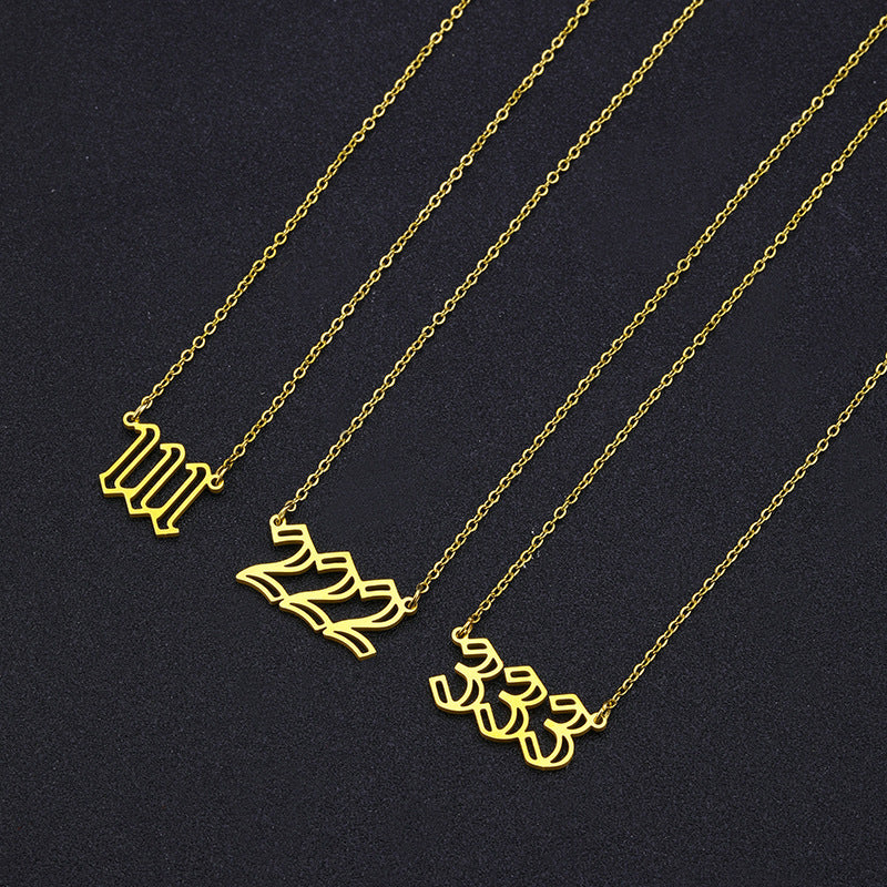 Collar Minimalista de Acero Inoxidable con Colgante de Número Grabado en Cadena O para Mujer