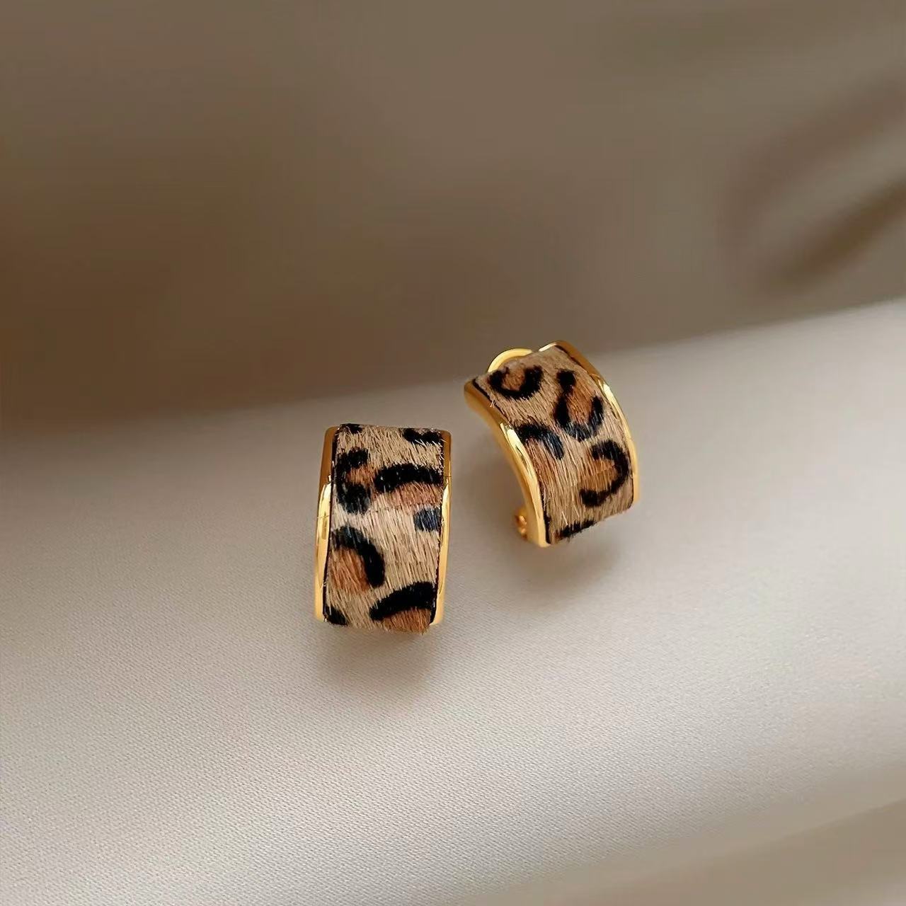 Pendientes Minimalistas Modernos Geométricos Cuadrados y Redondos de Aleación con Postes de Plata de Ley 925 para Mujer