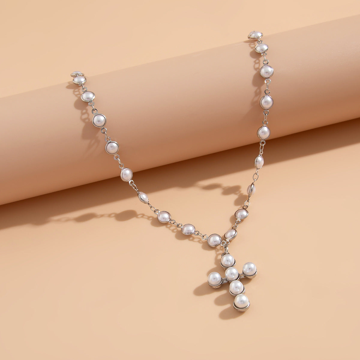 Collana con ciondolo a croce geometrica minimalista da donna in lega con finitura galvanizzata