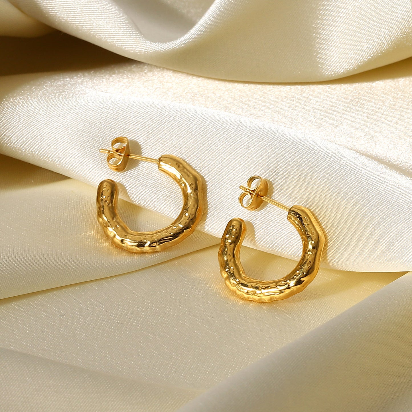 Orecchini geometrici da donna in acciaio inossidabile con placcatura in oro 18 carati ed effetto lavico