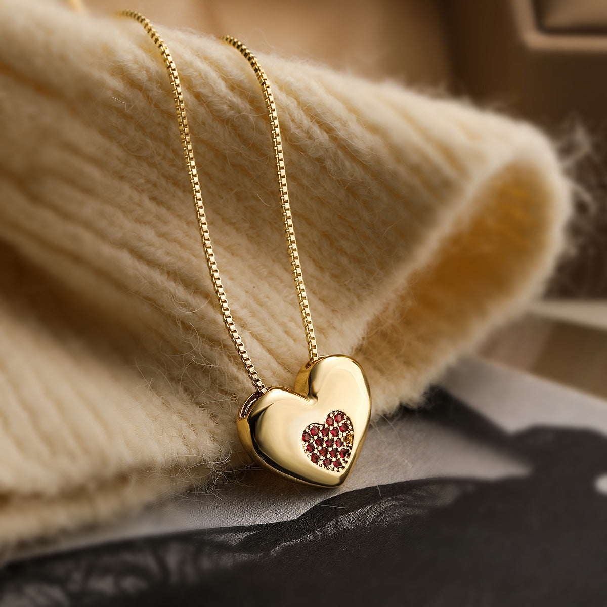 Minimalist Heart-Shaped Copper Pendant Necklace with 18K Gold Plating and Zircon Inlay for Women
