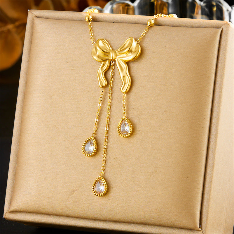 Collana Pendente da Donna Minimalista con Fiocco Goccia e Nappe in Acciaio Inossidabile