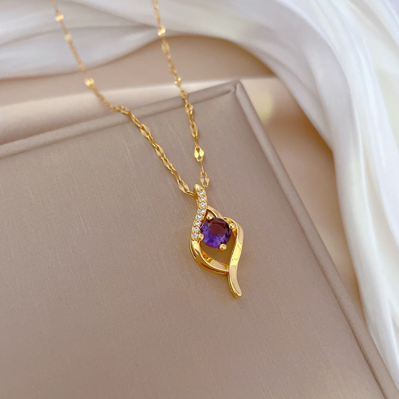 Collana da donna minimalista con ciondolo geometrico in acciaio al titanio, leggera e delicata, con catena alla clavicola dal design di lusso