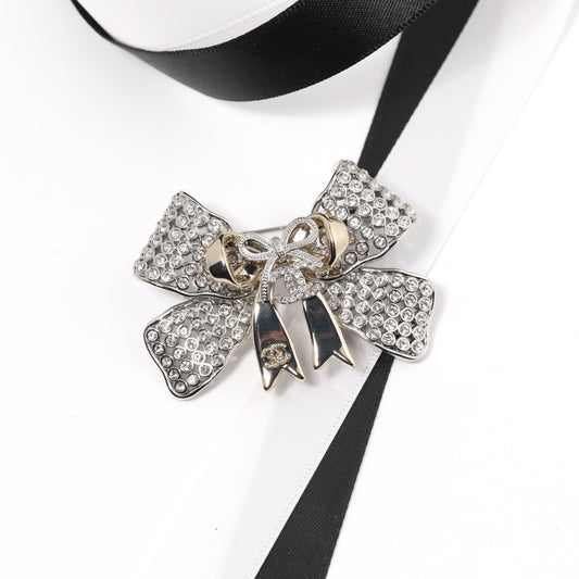 Elegant Luxury Two-Tone Rhinestone Bow Brooch for Women