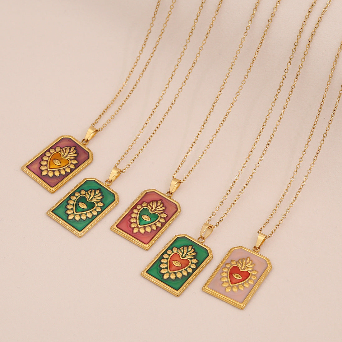 Fashionable Heart-Shaped Tarot Pendant Necklace in Stainless Steel with Enamel Finish for Women