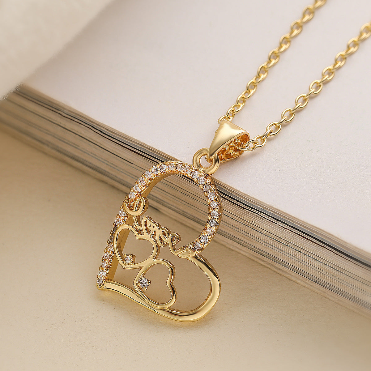 Collana Pendente a Cuore Minimalista in Rame Placcato Oro 18K con Accenti di Zirconi per Donna