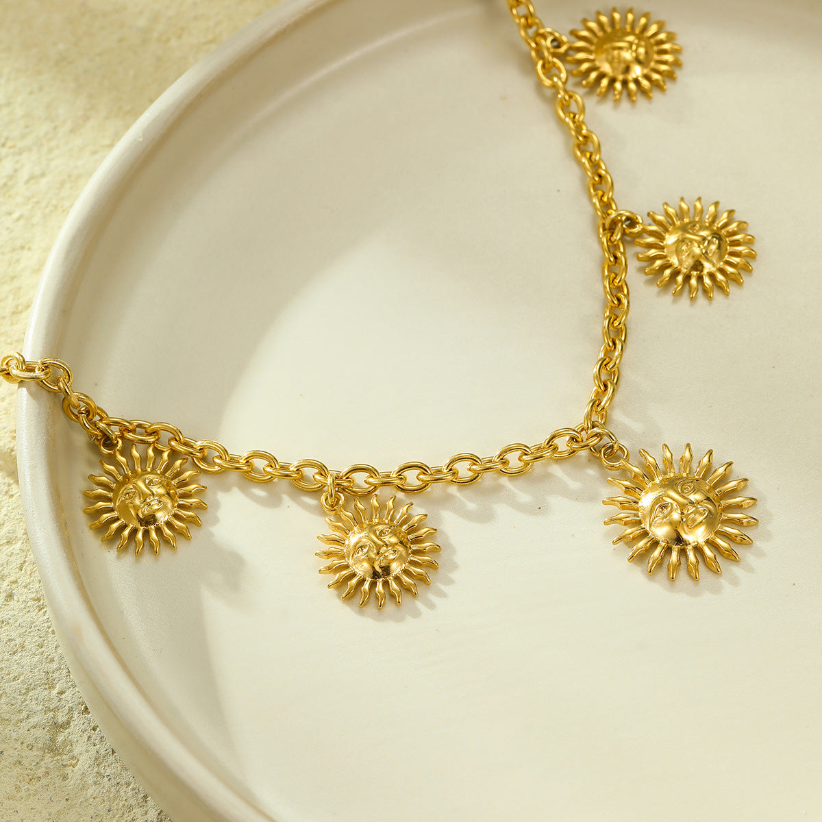 Collana con Ciondolo Girasole alla Moda da Donna in Acciaio Inossidabile con Finitura Placcata, Delicata Catena per Clavicole