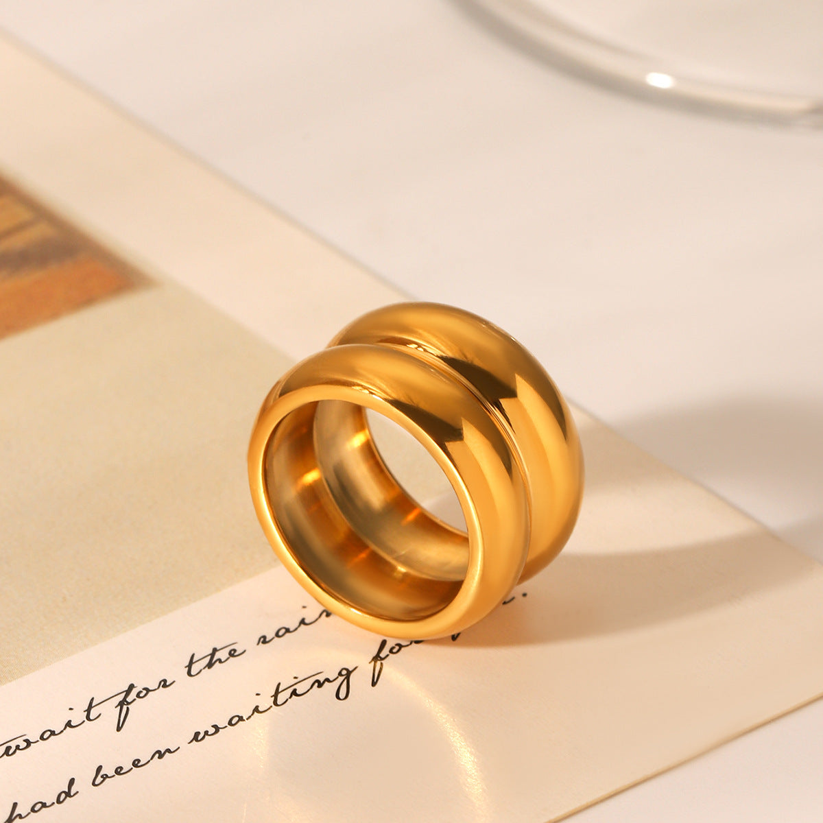 Anello da donna minimalista a doppio strato geometrico in acciaio inossidabile placcato oro 18 carati