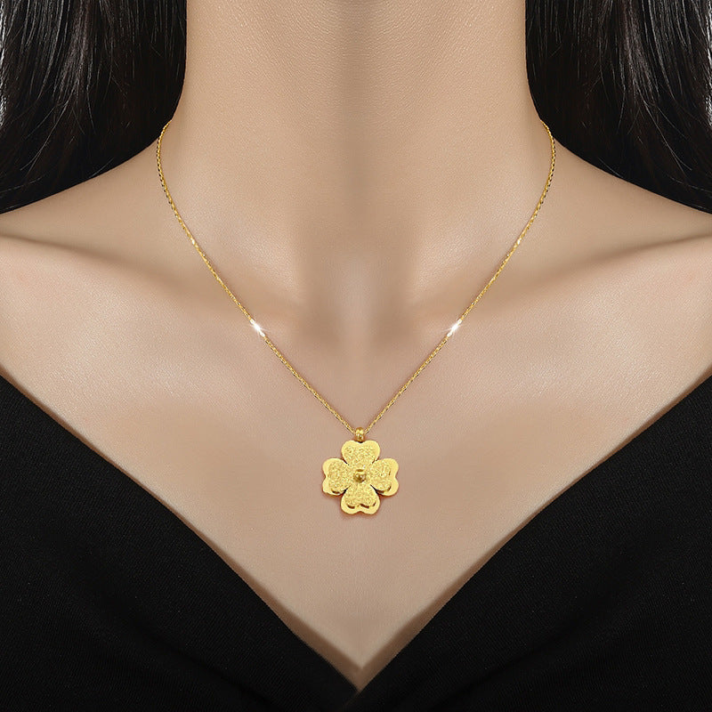 Collana a Catena Minimalista con Trifoglio a Quattro Foglie e Peonia in Acciaio al Titanio Unisex