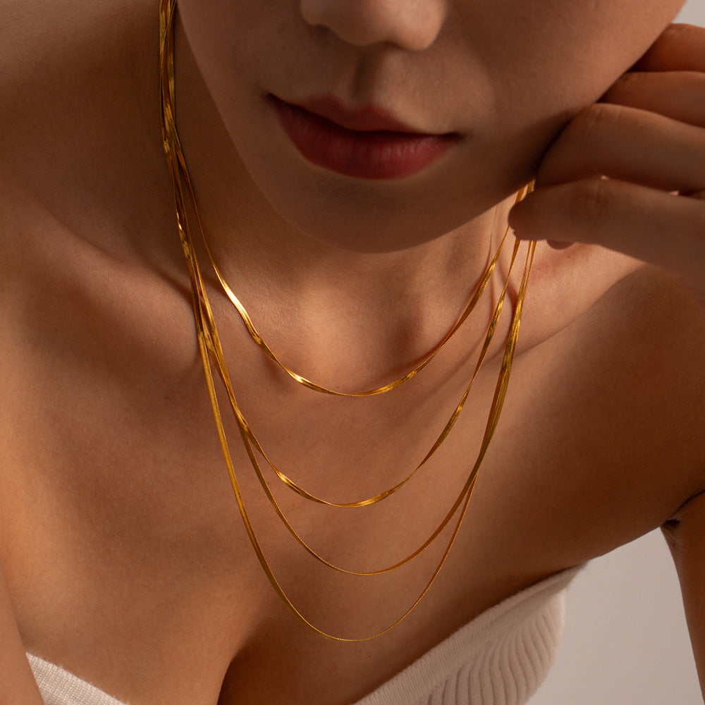 Collar con colgante de acero de titanio estilo geométrico con cadena de acero inoxidable chapada en oro para mujer