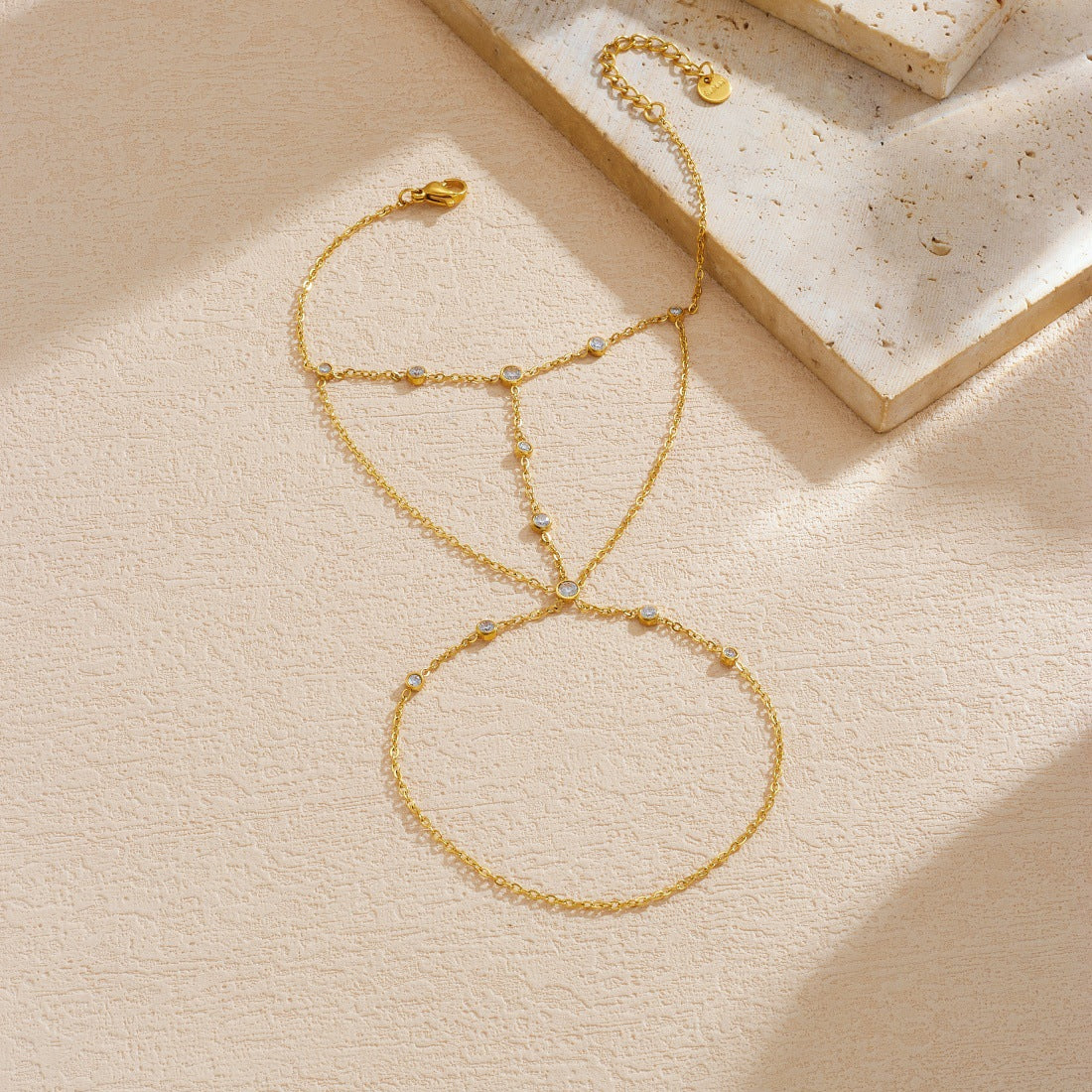 Minimalist Elegant Gold Plated Stainless Steel Rhinestone Chain Hand Chain Ring