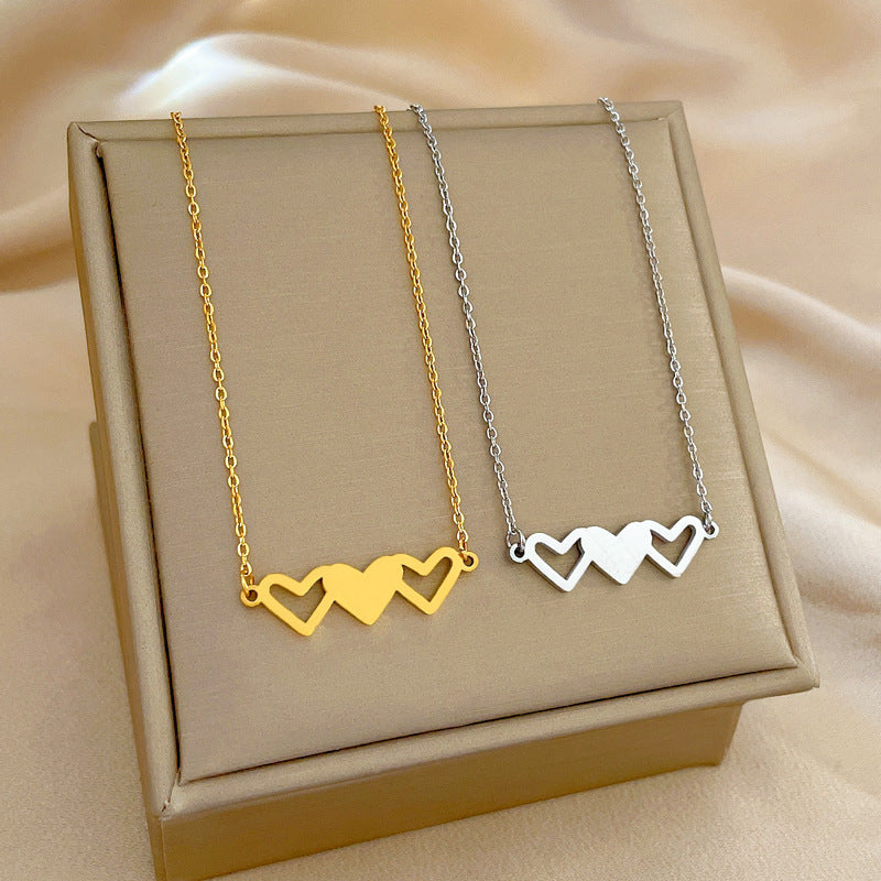 Collana Pendente a Cuore Minimalista in Acciaio al Titanio per Donna e Uomo con Finitura Placcata Oro e Catena Regolabile