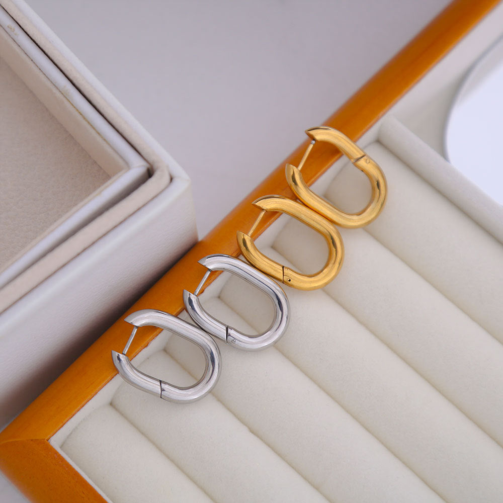 Orecchini a perno minimalisti a U in acciaio al titanio placcati oro 18K per uomo e donna