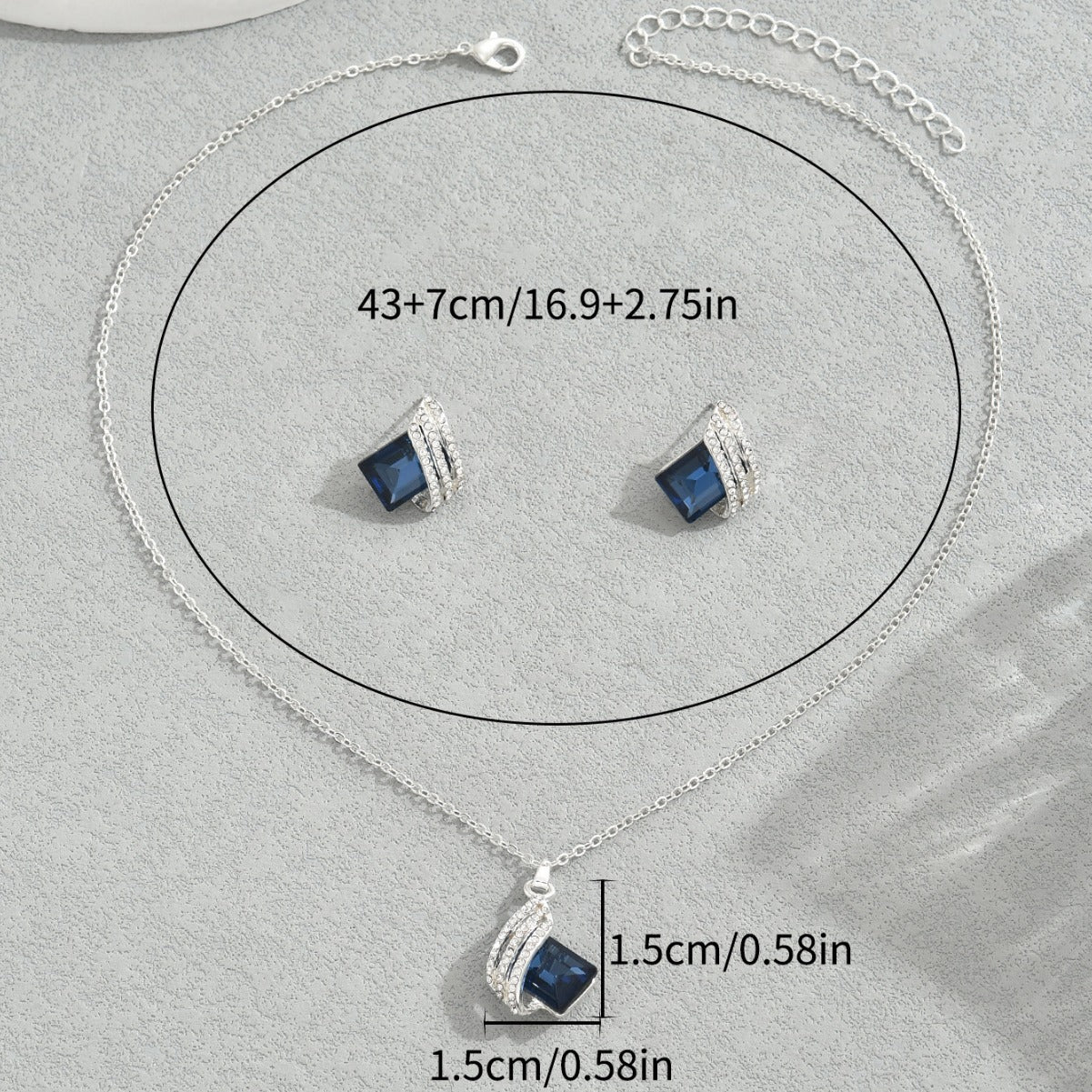Parure di collana in lega intarsiata con cristalli geometrici da donna, stile fresco e minimalista, con pendenti ovali, rettangolari e circolari