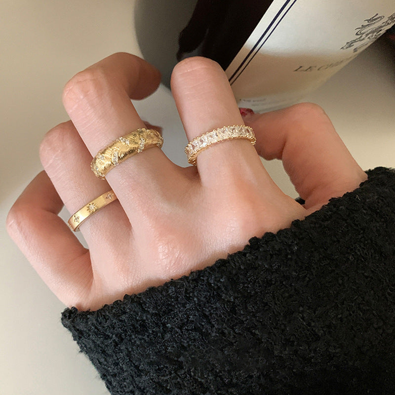 Anello regolabile da donna in zirconi quadrati con geometria in stile vintage, in rame con estetica retrò artistica