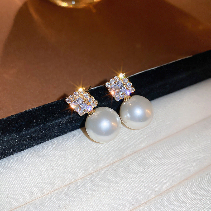 Eleganti Orecchini a Perno da Donna in Stile Francese Vintage con Zirconi Geometrici e Perle Imitazione