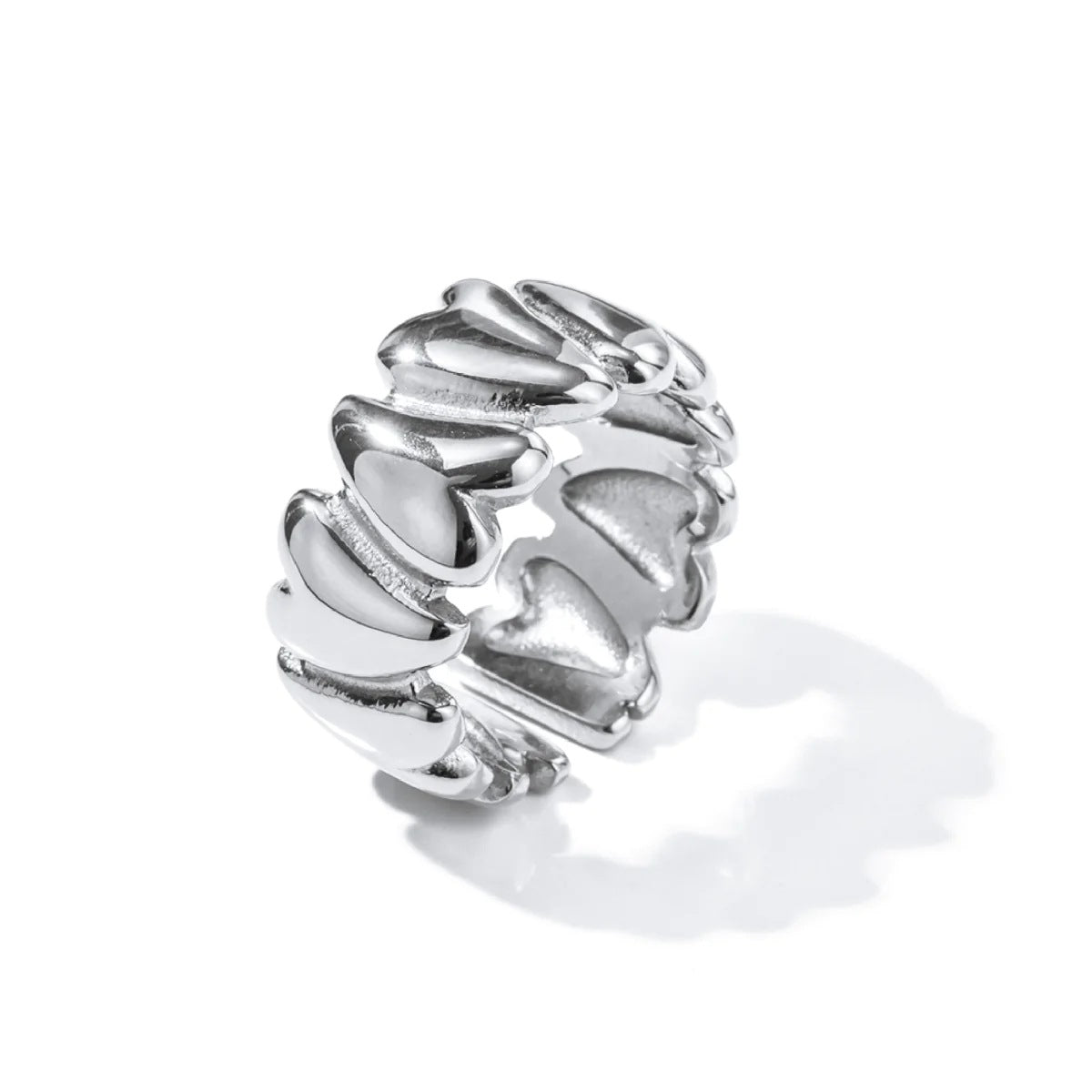 Anillo de acero inoxidable con forma de corazón irregular, dulce y atrevido, con acabado chapado para mujer