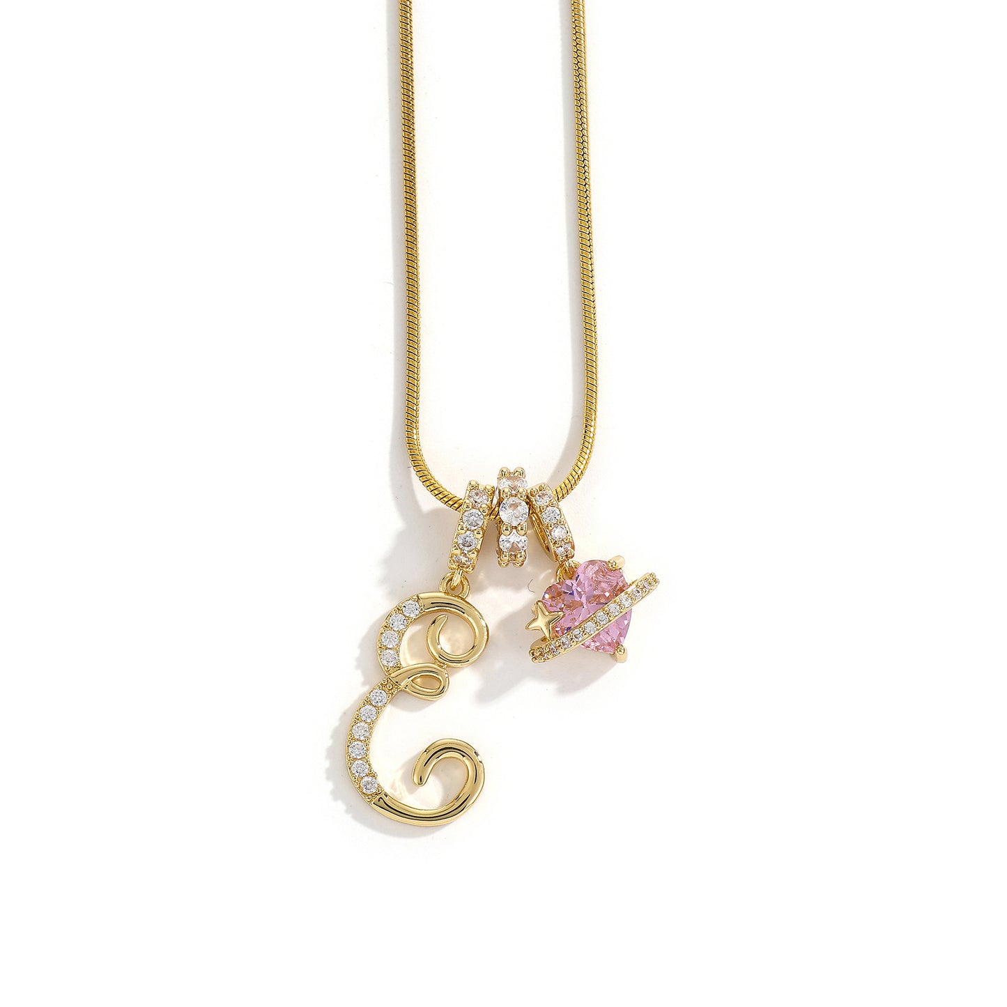 Collana con ciondolo a lettera minimalista in rame con intarsio di zirconi dal design geometrico per donna