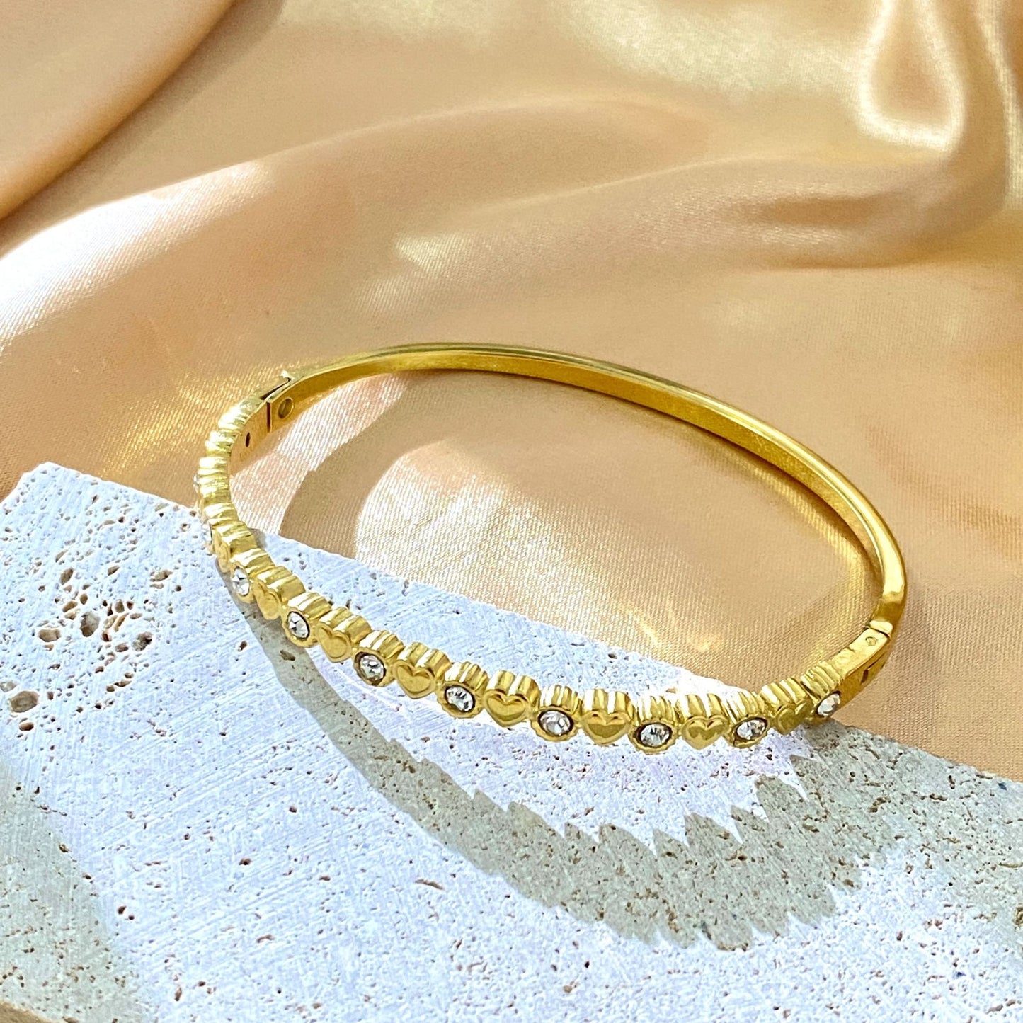 Minimalist Elegant Heart Rhinestone Inlay Stainless Steel Bracelet