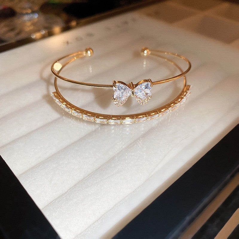 Elegant Heart-Shaped Gold-Plated Zirconia Bracelet for Women with Delicate Luxury Aesthetic