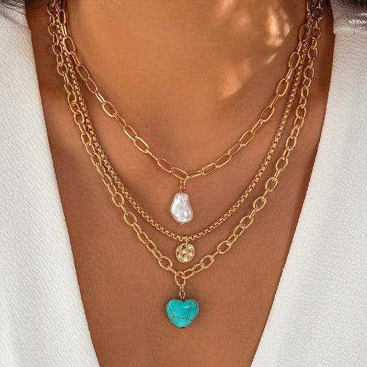 Collana in lega a forma di cuore in stile barocco etnico con finitura placcata e accento turchese da donna