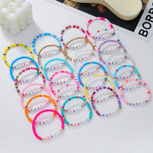 Juego de pulseras de letras hechas a mano con arcilla polimérica con cuentas de cobre y detalles acrílicos para amigos y parejas