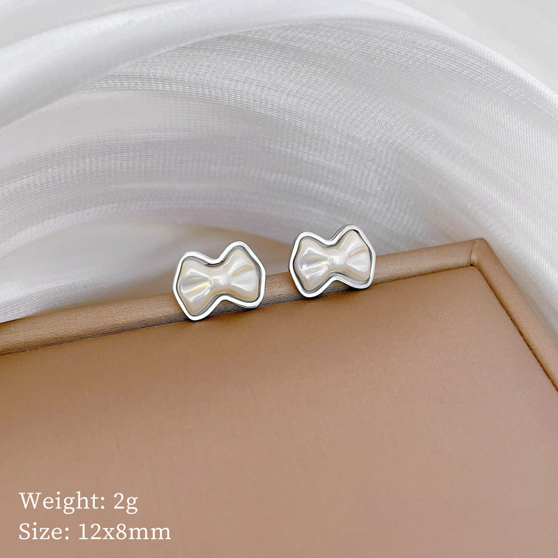 Orecchini da donna geometrici minimalisti con perle in acciaio al titanio con finitura placcata