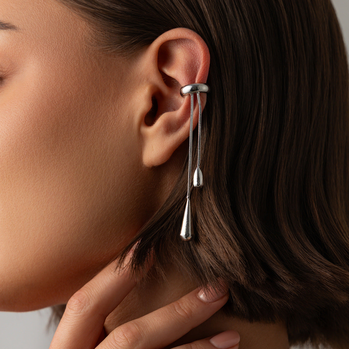Minimalist Teardrop Plated Zinc Alloy C-Shaped Ear Cuff with Tassel Chain for Women