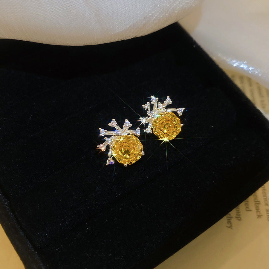Orecchini a perno da donna a forma di corona con zirconi, placcati in oro rosa, in rame, con design floreale