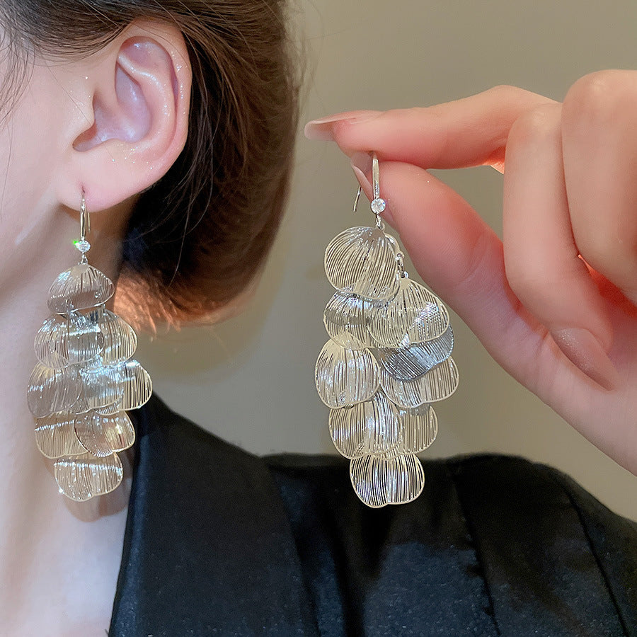 Pendientes de botón minimalistas florales de circonita en cobre chapado con postes de acero inoxidable para mujer