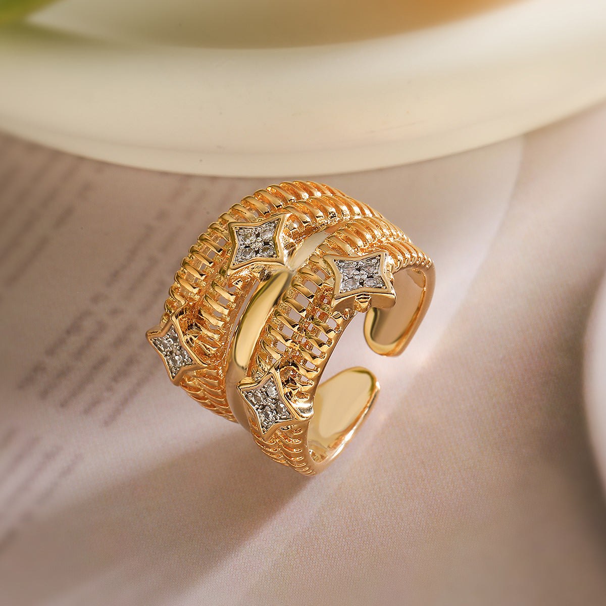 Anello aperto geometrico minimalista da donna in rame con zirconi micro-pavé