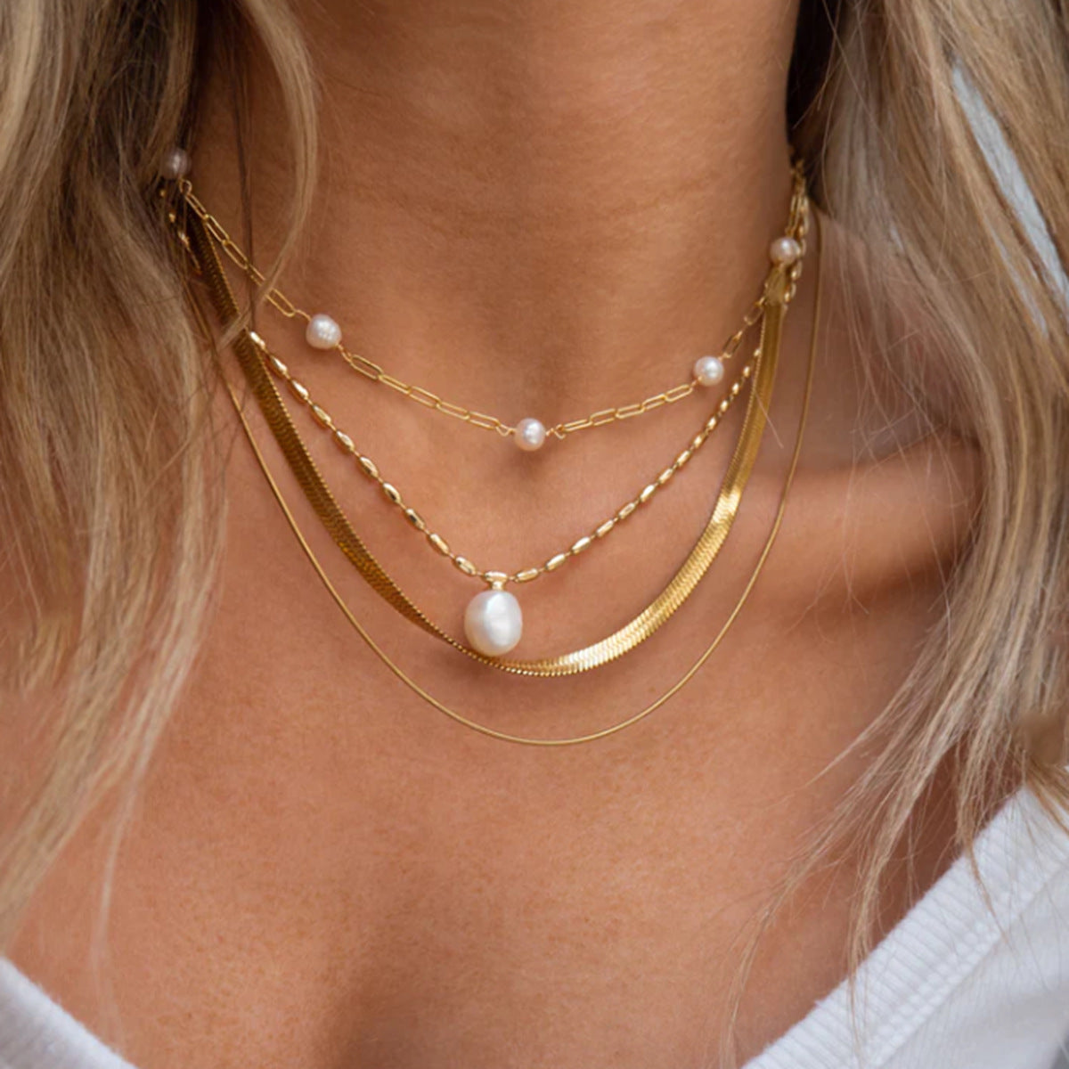 Elegante collar con dije de acero inoxidable en forma de lágrima con incrustaciones de nácar, acabado chapado, cadena de clavícula minimalista a la moda para mujer