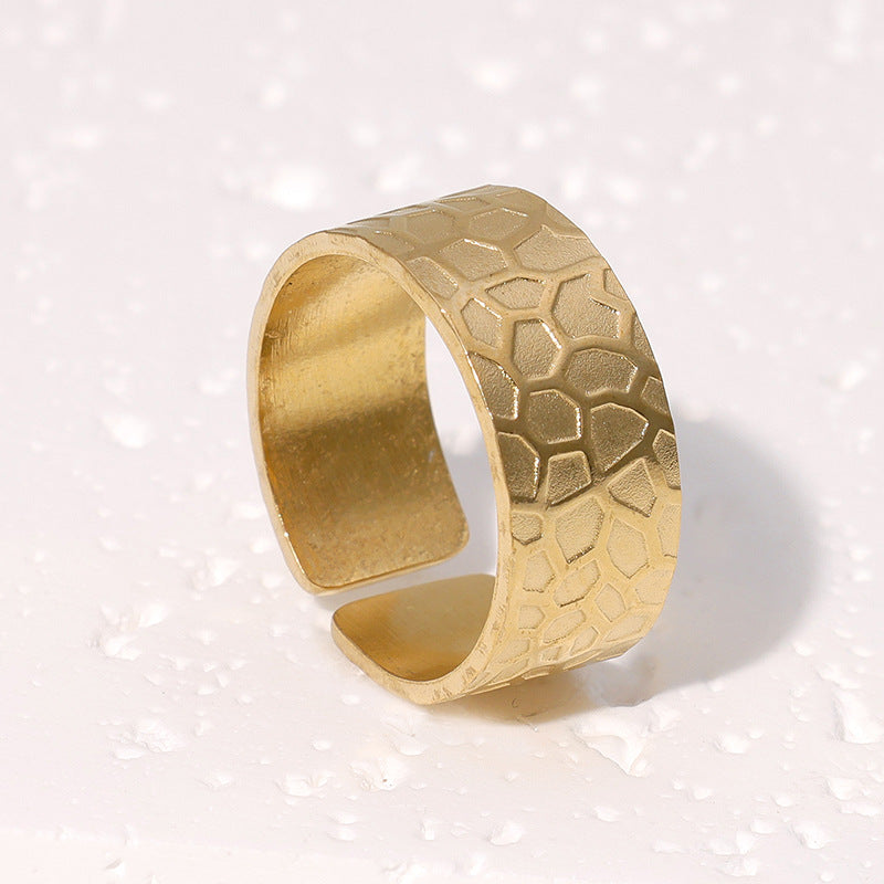 Anillo ajustable de acero inoxidable estilo punk hip hop con baño de oro de 18 quilates y acabado texturizado