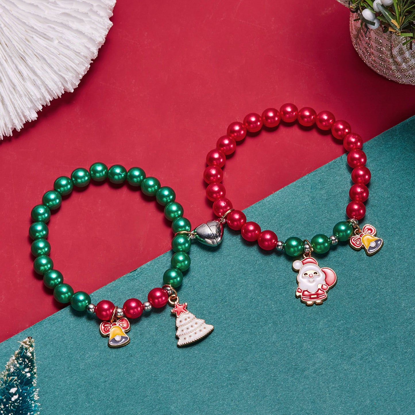 Bracciale Magnetico in Lega a Forma di Cuore per Coppie con Accenti di Babbo Natale e Fiocco di Neve Gioielli Natalizi Festivi per Donne e Uomini