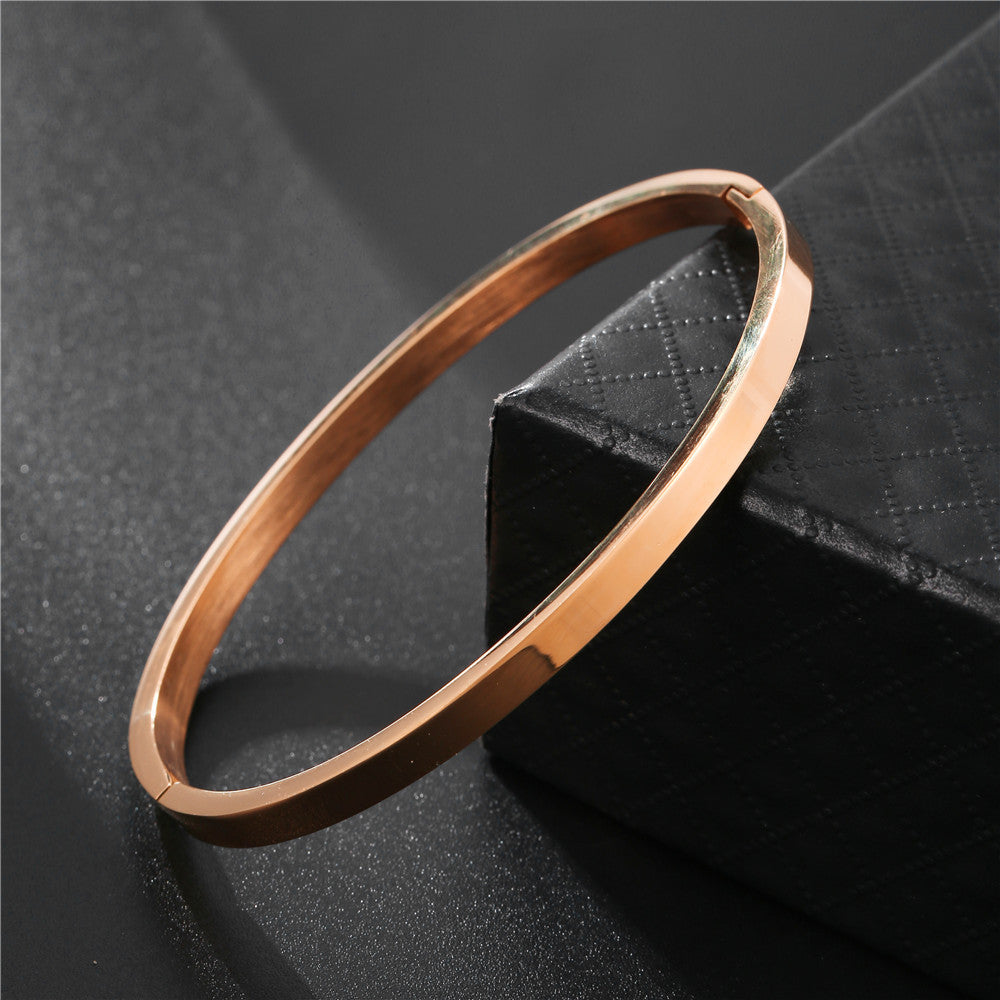 Minimalist 18K Gold Plated Geometric Round Titanium Steel Bracelet for Unisex