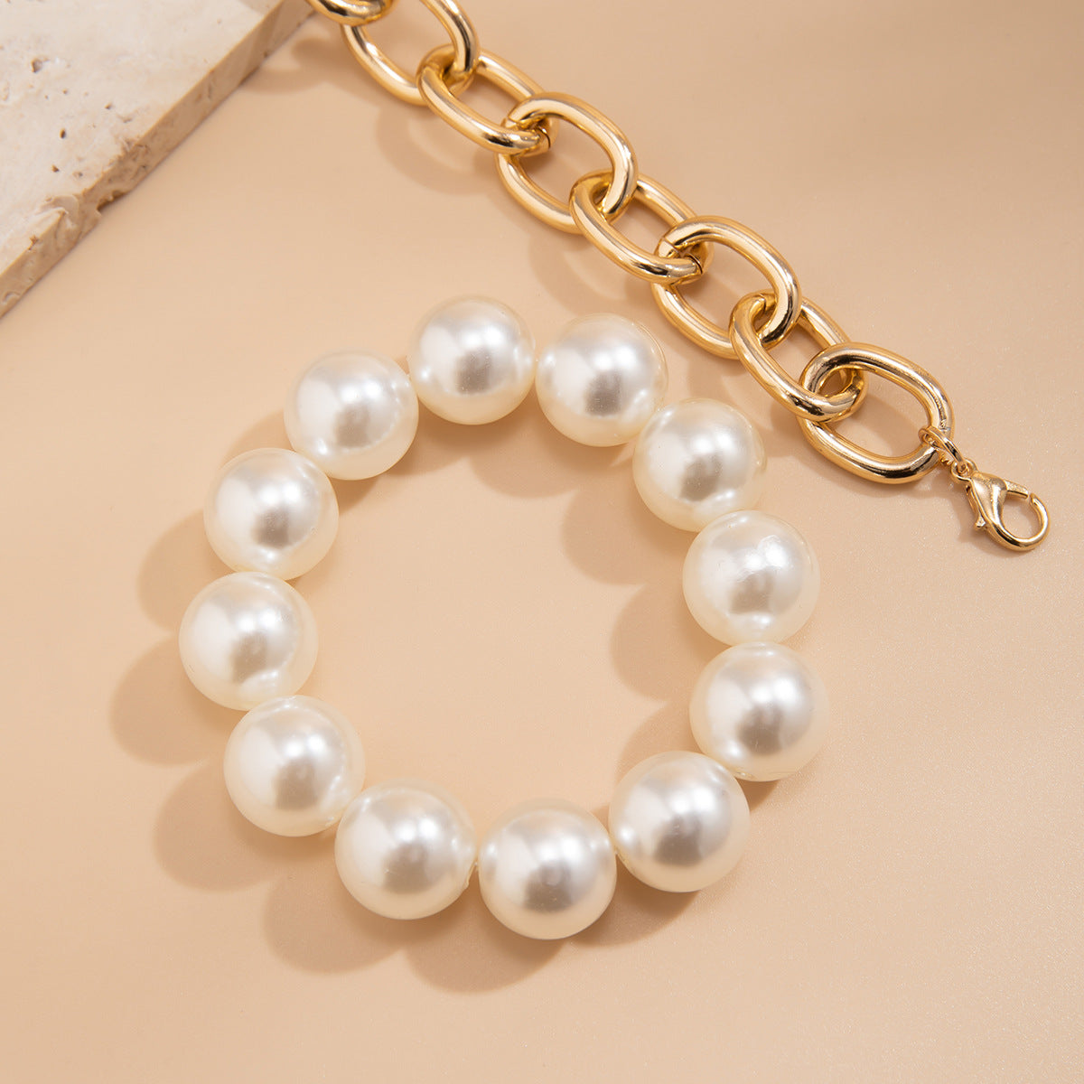 Bracciale geometrico Ins Style da donna con perline e finitura placcata e perle di imitazione
