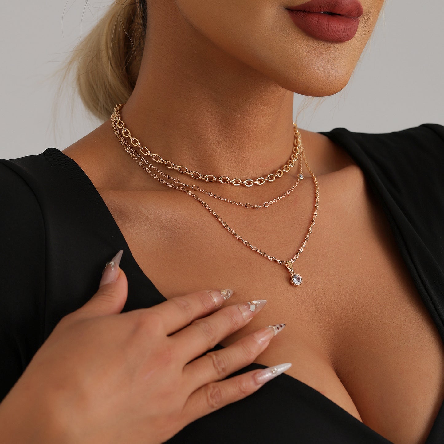 Collar de clavícula con colgante de gota de agua vintage bohemio para mujer con formas geométricas y de corazón, base de aleación, acabado galvanizado