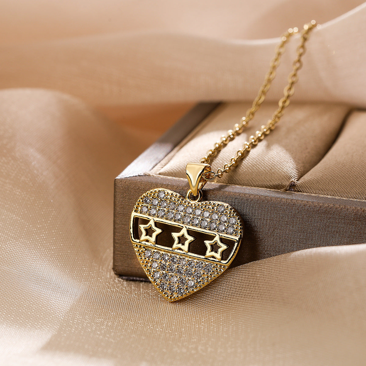 Minimalist Heart-Shaped Copper Pendant Necklace with Real Gold Plating and Zircon Accents for Women