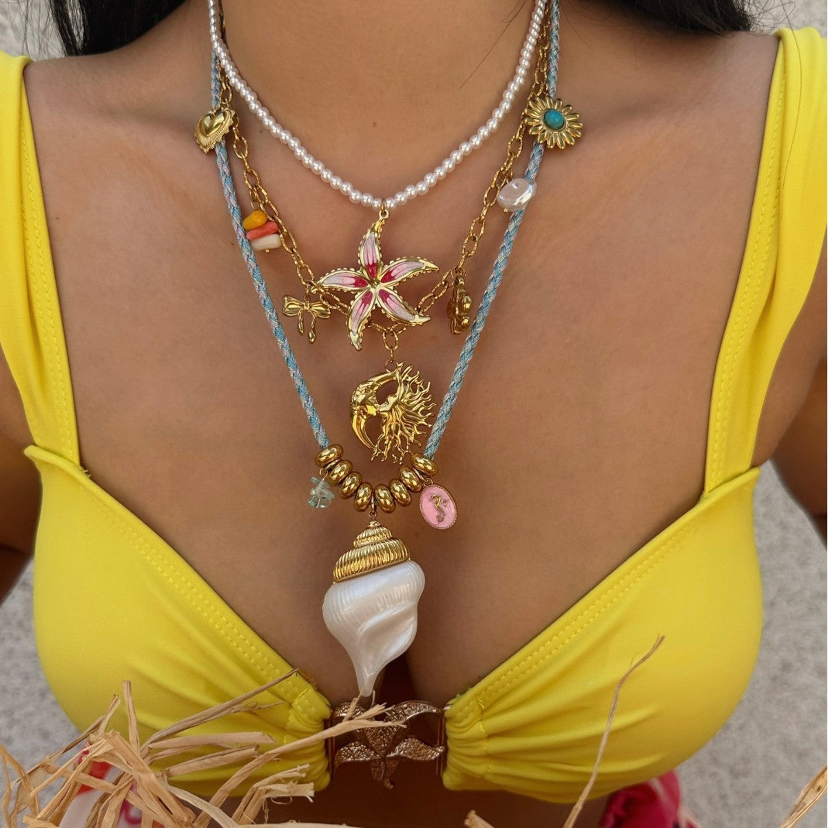 Collana Pendente a Conchiglia con Fiore, Sole, Luna e Stella in Acciaio Inossidabile Placcato Oro 14K Vintage da Donna
