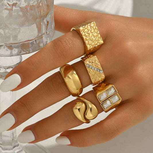 Anello di lusso geometrico traforato con strass per donna, anello irregolare per indice in lega di zinco, gioielli alla moda