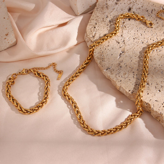 Collana con pendente geometrico vintage alla moda in acciaio inossidabile con placcatura in oro su catena a maglie da 6 mm da donna