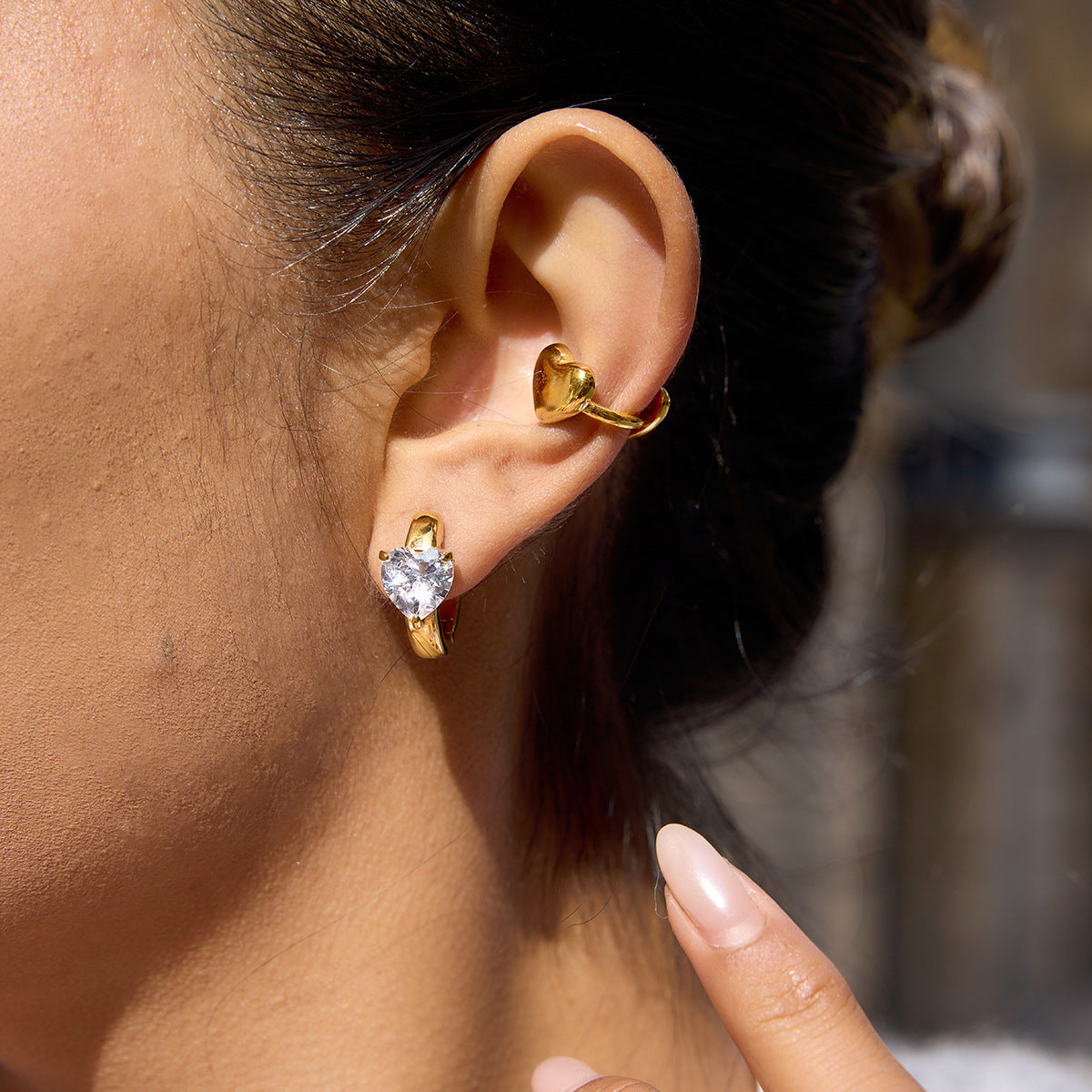 Orecchini da donna minimalisti placcati oro 18K in acciaio inossidabile a forma di cuore geometrico a U