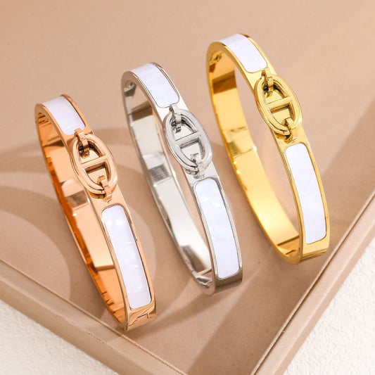 Minimalist H-Shaped Titanium Steel Bracelet for Women with Vacuum Plating Finish and Seashell Charm