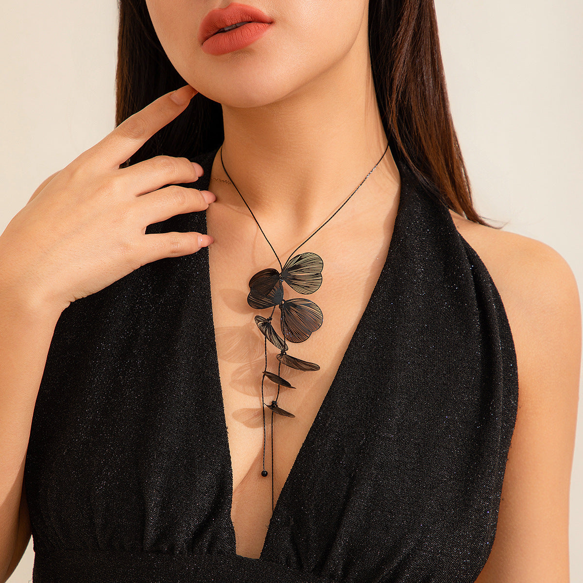 Vintage Sweet Heart Ginkgo Leaf Tassel Brass Choker Necklace for Women