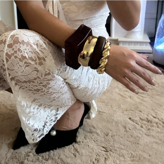 Pulsera ancha geométrica cuadrada de aleación bañada en oro pulido texturizado