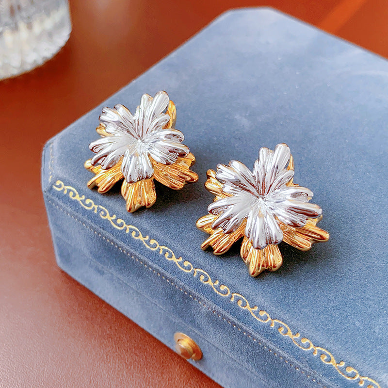 Pendientes colgantes de metal con acabado chapado, diseño floral geométrico de corazón, estilo vintage chic para mujer