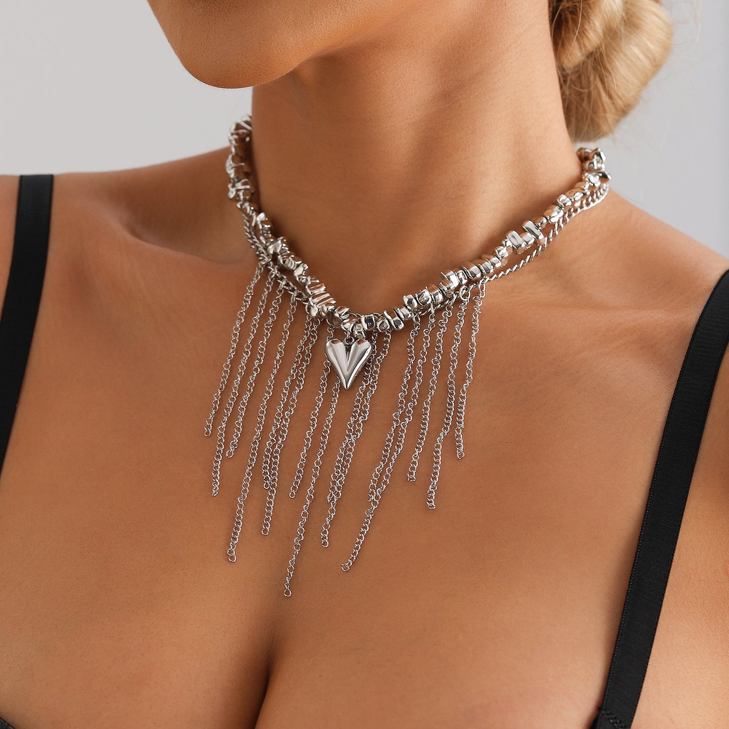 Fashionable Minimalist Heart-Shaped Alloy Pendant Necklace with Plated Finish for Women