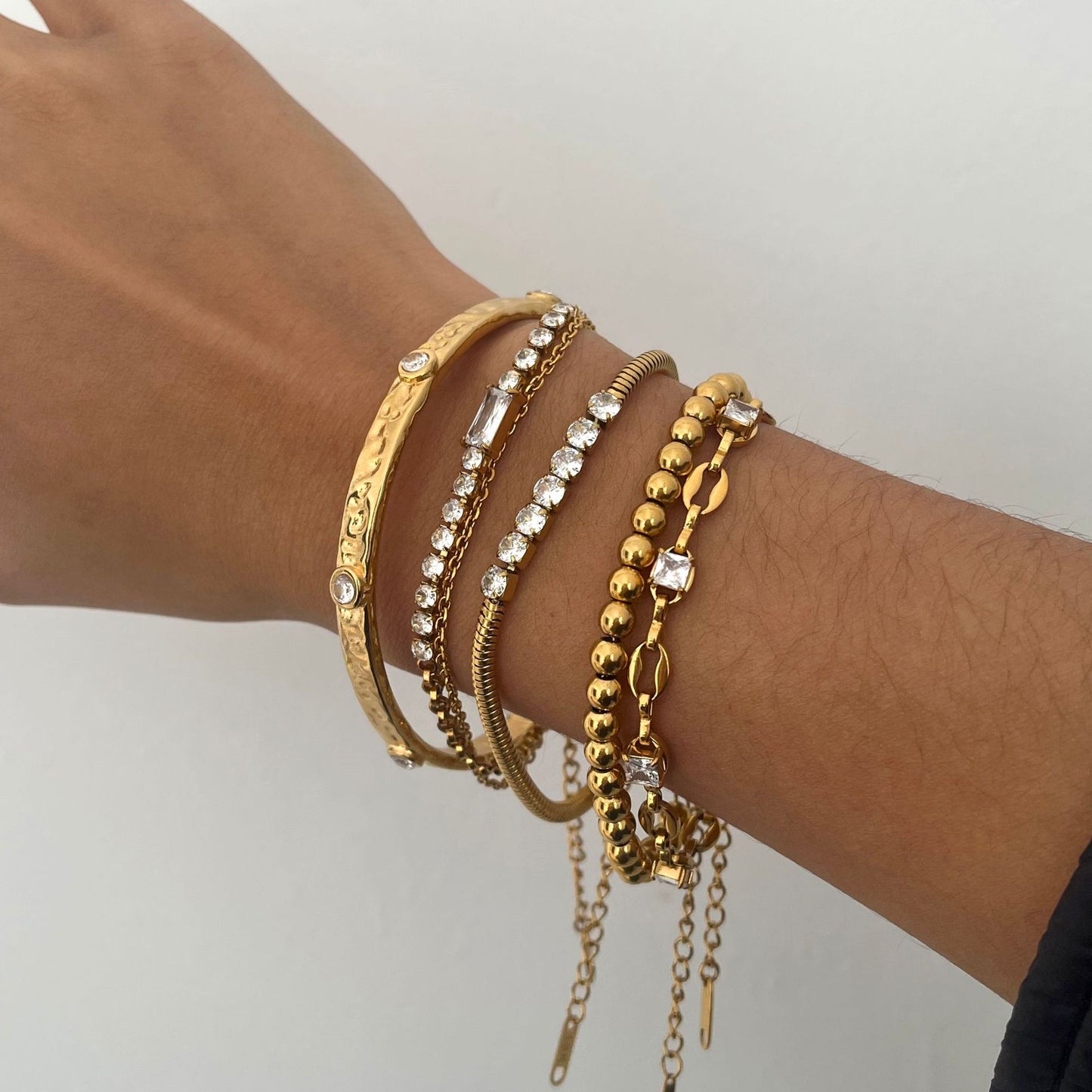 Bracciale da donna in acciaio inossidabile placcato con zirconi, dal design geometrico minimalista