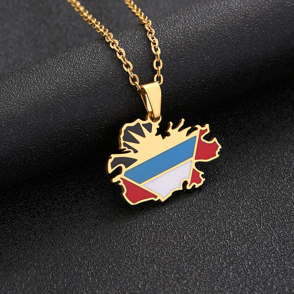 Collar con colgante de mapa geométrico de Antigua en acero inoxidable con dije de acero de titanio y acabado galvanizado para uso casual unisex a la moda
